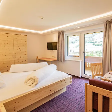 斯托尔茨酒店 4* 马特雷安勃伦那